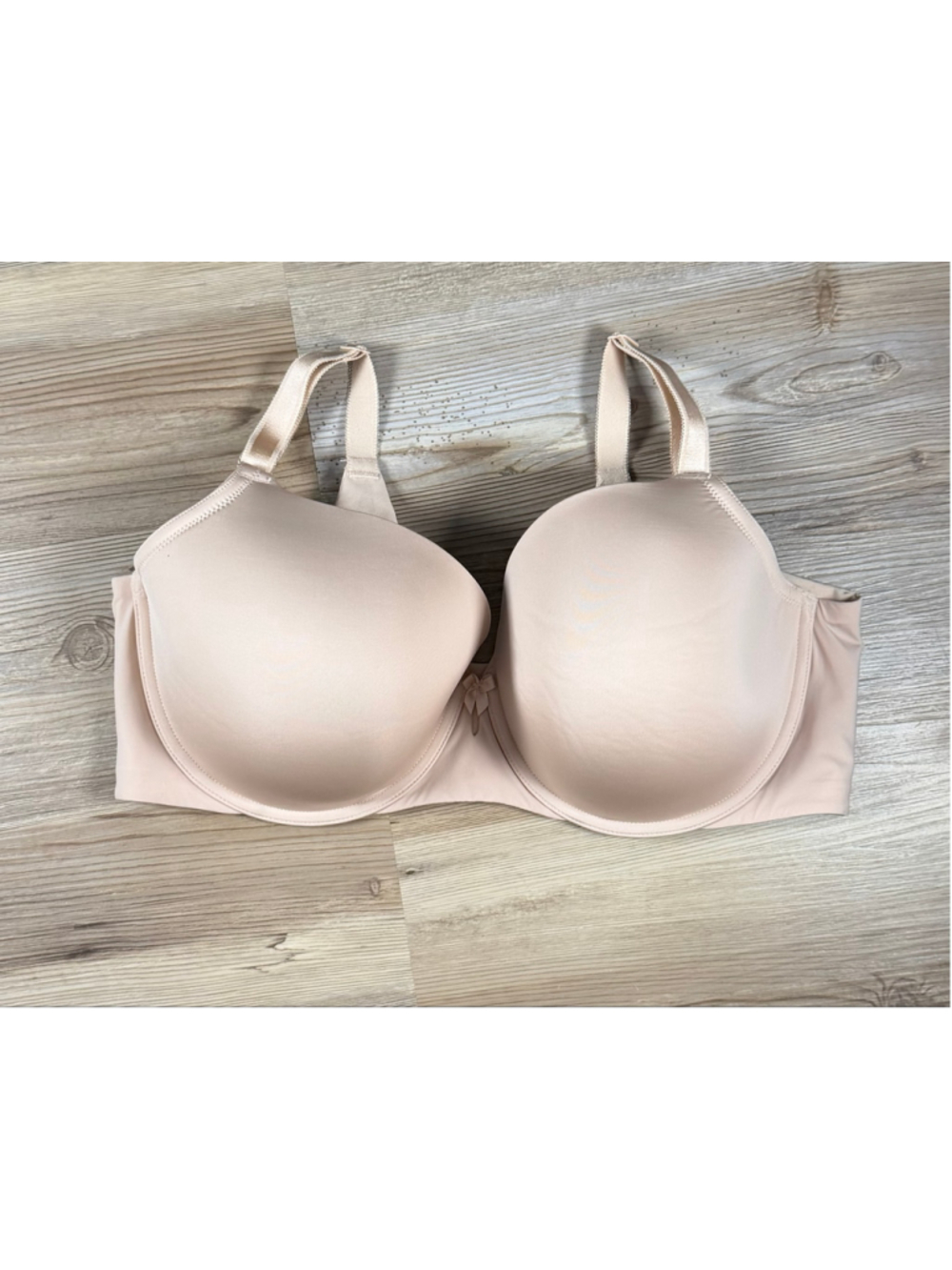 Women's beige underwire molded T-shirt bra Torrid Curve Beige Bra Size 40DDD